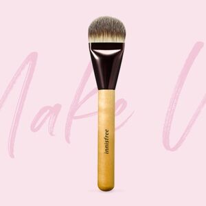 Innisfree Foundation Brush